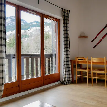 Calme Avec Balcon, Parking, Animaux Acceptes, Proche Richebourg - Fr-1-692-103